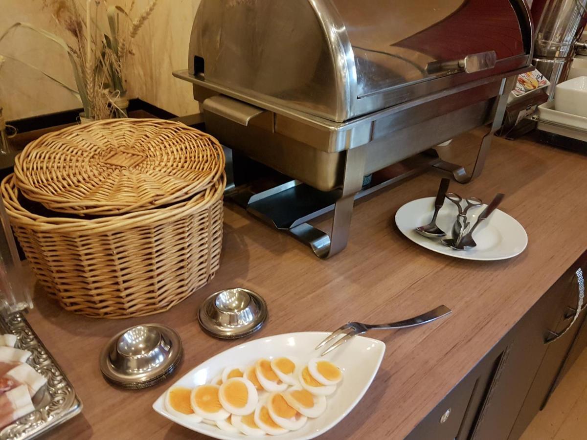 Hotel Zum Weissen Ross Delitzsch Kültér fotó